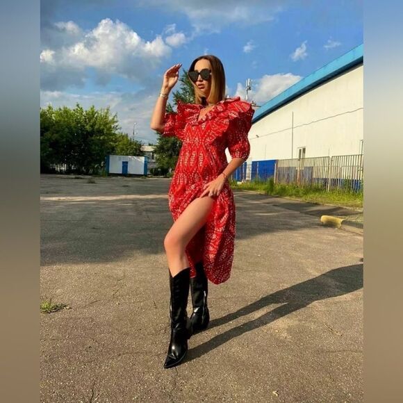 Zara Women red and white Dress With Cutwork Embroidery Sz Medium - Picture 1 of 11